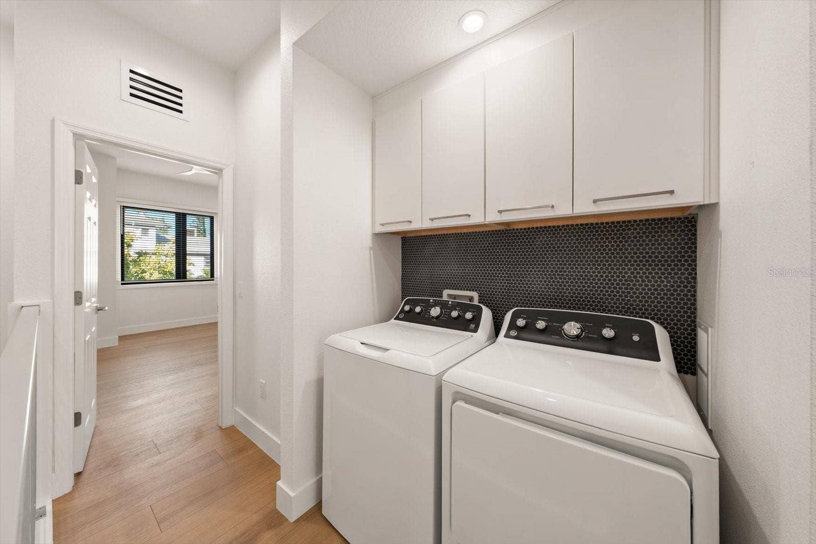 295 7TH STREET S, St Petersburg, FL 33701 295 7TH STREET S, St Petersburg, FL 33701