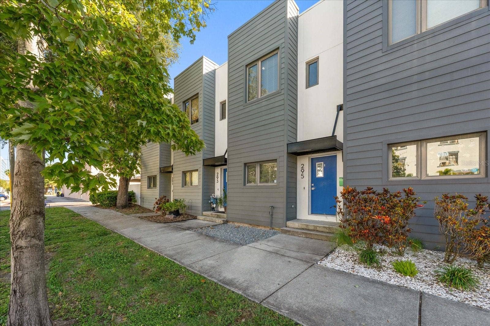 295 7TH STREET S, St Petersburg, FL 33701 295 7TH STREET S, St Petersburg, FL 33701
