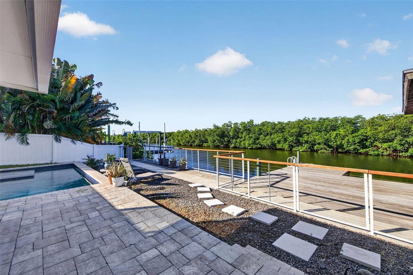 4606 BAY CREST DRIVE, Tampa, FL 33615 4606 BAY CREST DRIVE, Tampa, FL 33615