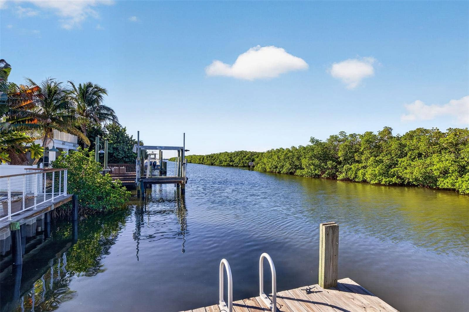 4606 BAY CREST DRIVE, Tampa, FL 33615 4606 BAY CREST DRIVE, Tampa, FL 33615