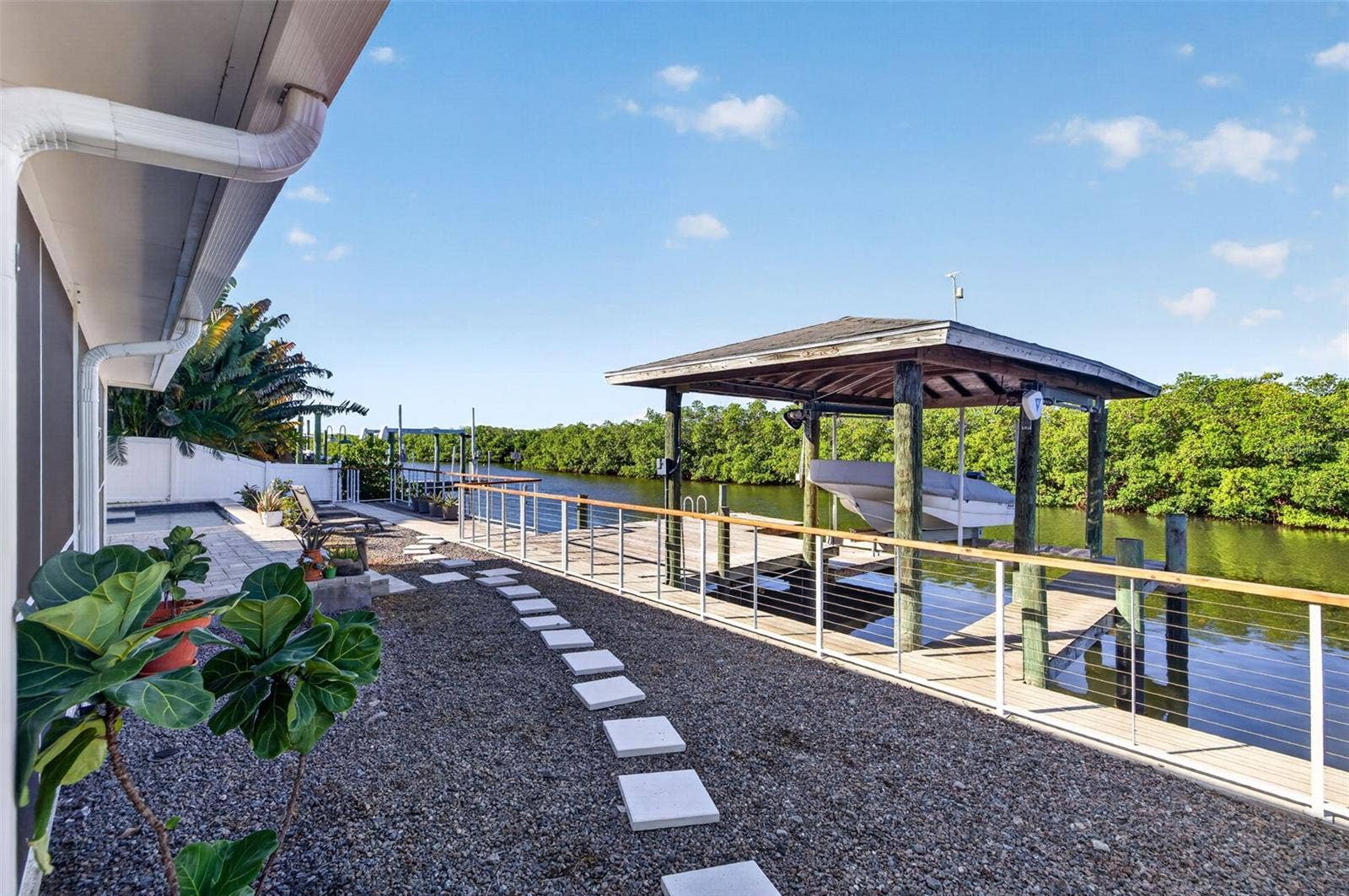 4606 BAY CREST DRIVE, Tampa, FL 33615 4606 BAY CREST DRIVE, Tampa, FL 33615