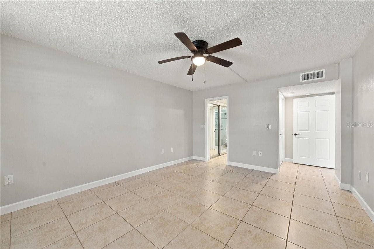 1001 PEARCE DRIVE, #111, Clearwater, FL 33764 1001 PEARCE DRIVE, #111, Clearwater, FL 33764
