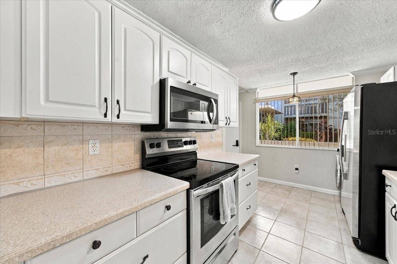 1001 PEARCE DRIVE, #111, Clearwater, FL 33764 1001 PEARCE DRIVE, #111, Clearwater, FL 33764