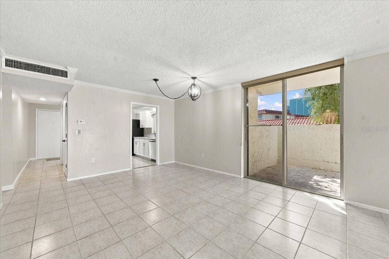 1001 PEARCE DRIVE, #111, Clearwater, FL 33764 1001 PEARCE DRIVE, #111, Clearwater, FL 33764