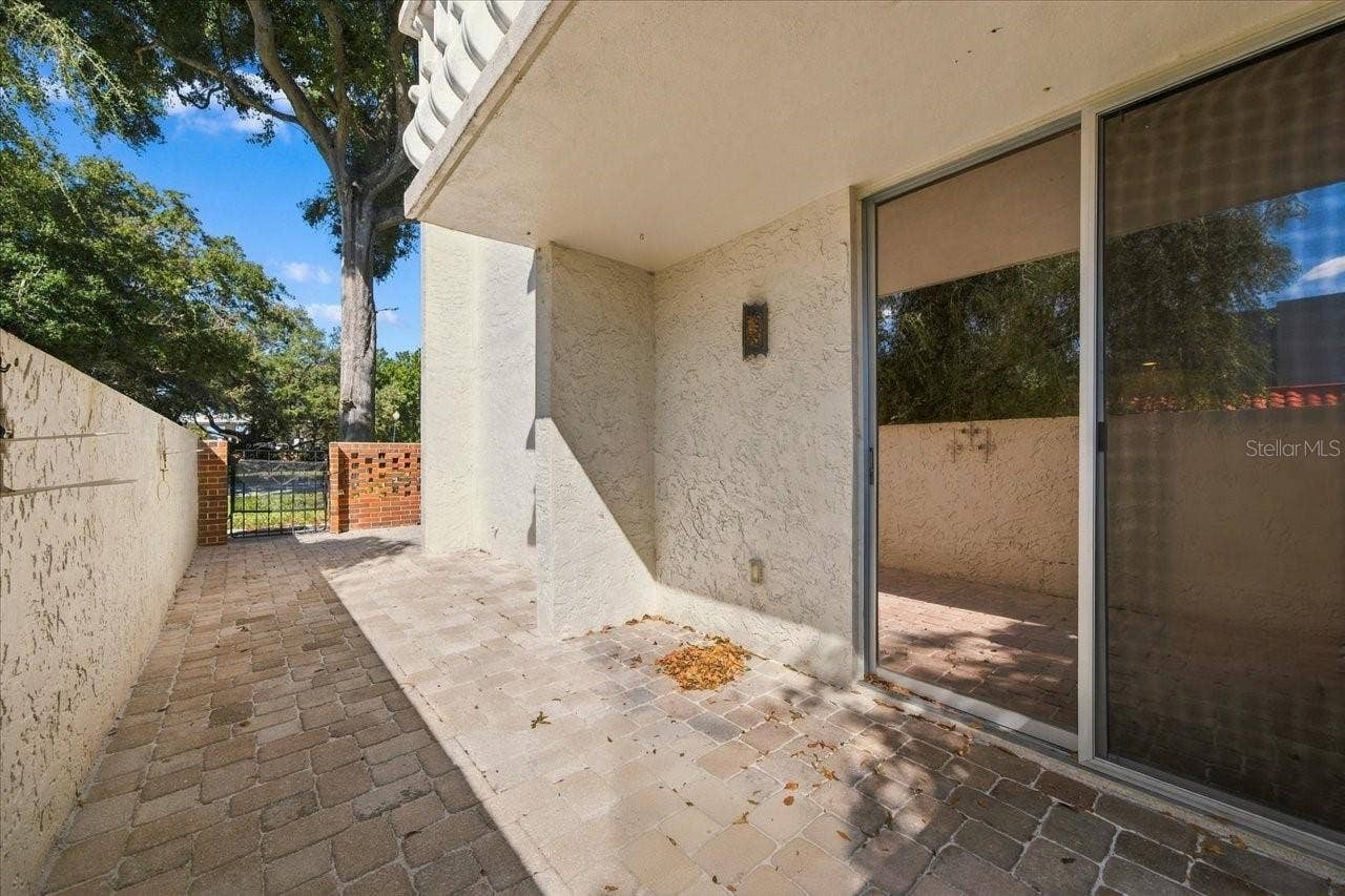 1001 PEARCE DRIVE, #111, Clearwater, FL 33764 1001 PEARCE DRIVE, #111, Clearwater, FL 33764