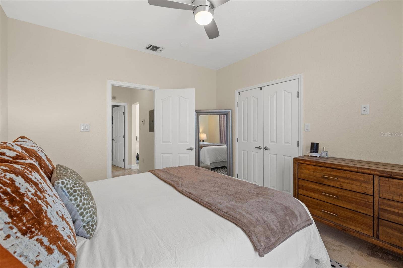 5000 CULBREATH KEY WAY, #1-319, Tampa, FL 33611 5000 CULBREATH KEY WAY, #1-319, Tampa, FL 33611
