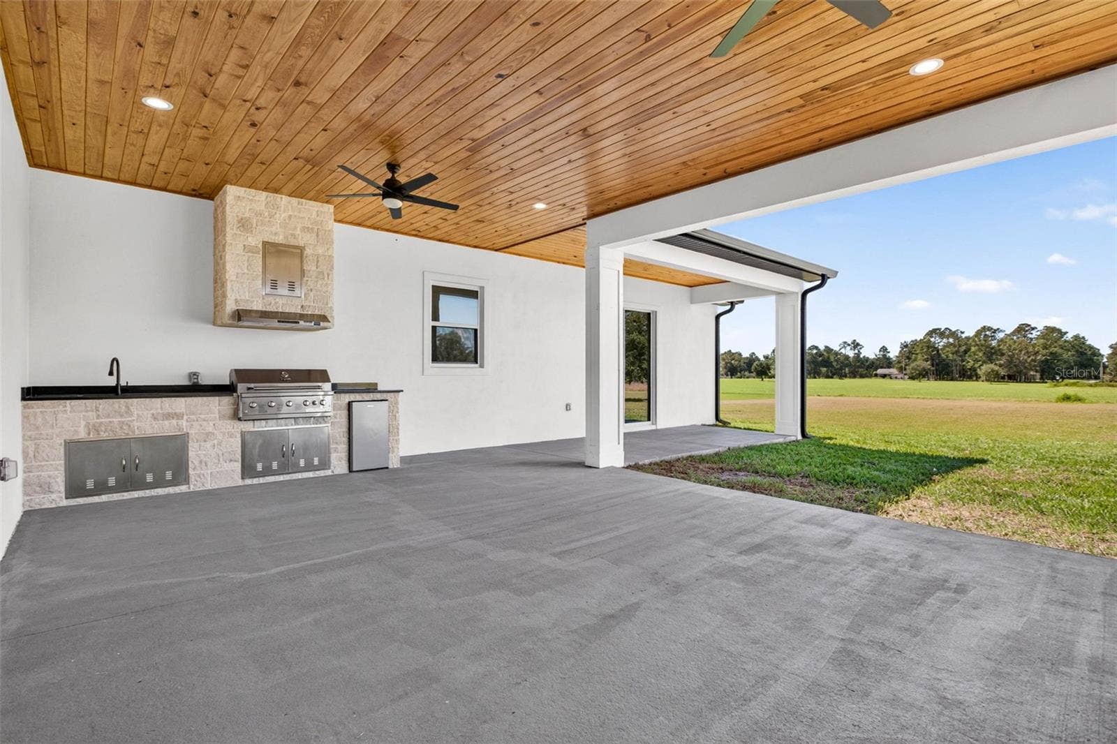 14927 CRIMSON OAKS TRAIL, Dade City, FL 33525 14927 CRIMSON OAKS TRAIL, Dade City, FL 33525