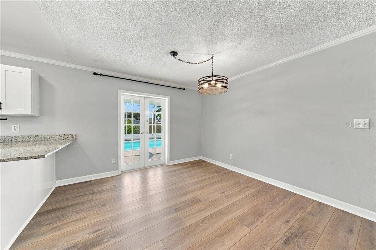 5220 90TH TERRACE N, Pinellas Park, FL 33782 Dining