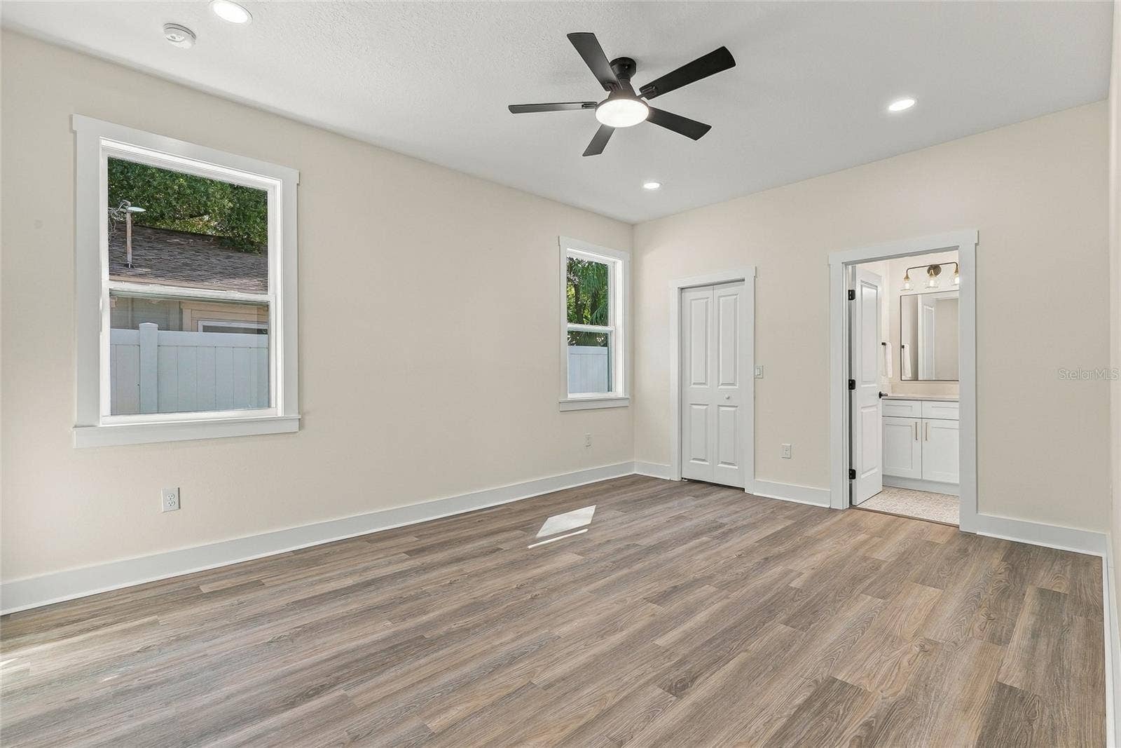 801 E GIDDENS AVENUE, Tampa, FL 33603