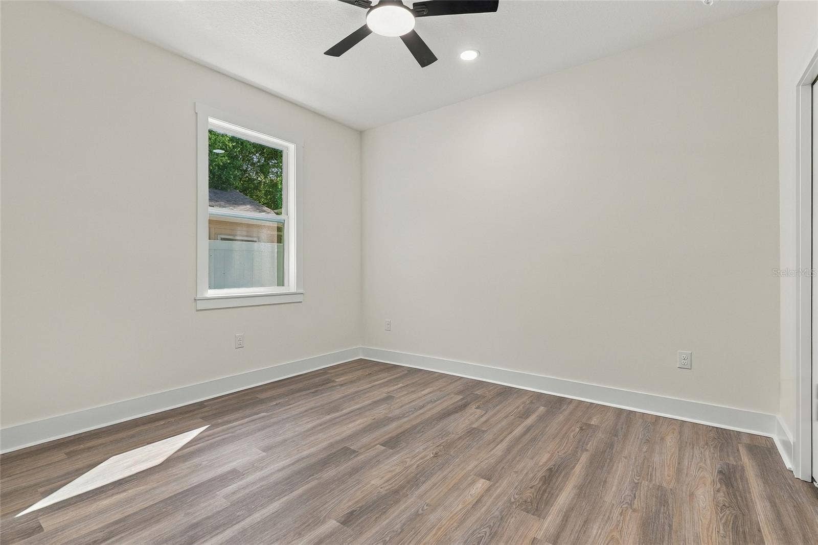 801 E GIDDENS AVENUE, Tampa, FL 33603