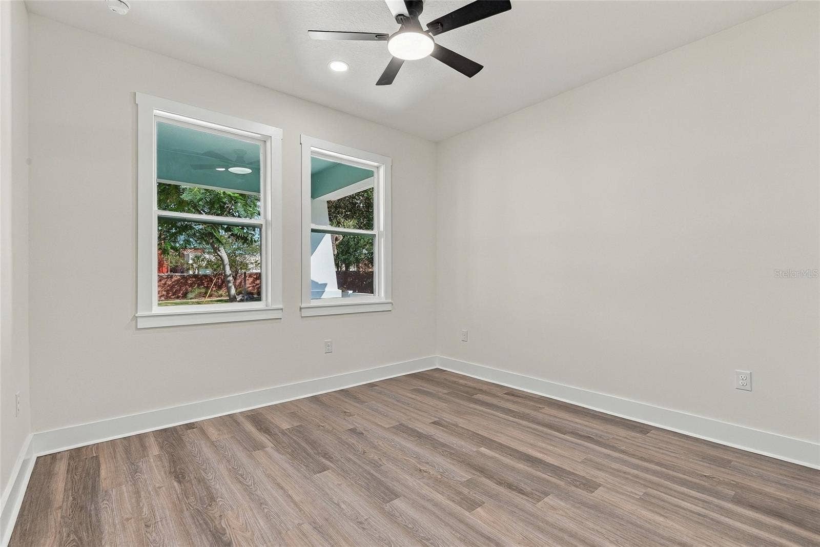 801 E GIDDENS AVENUE, Tampa, FL 33603