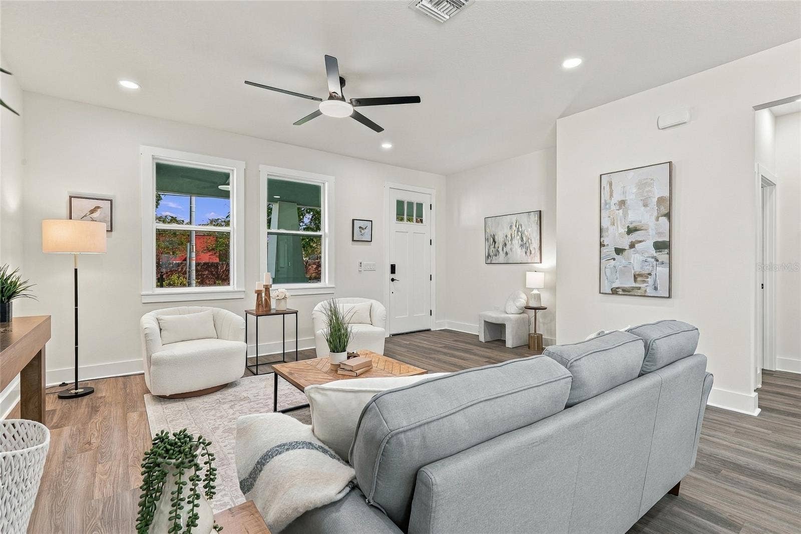801 E GIDDENS AVENUE, Tampa, FL 33603
