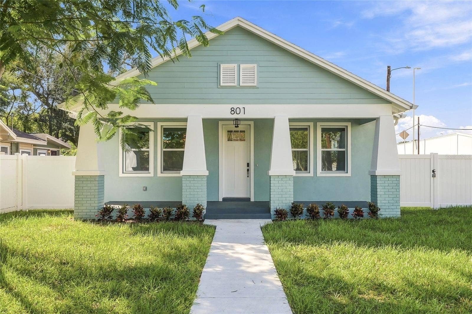 801 E GIDDENS AVENUE, Tampa, FL 33603