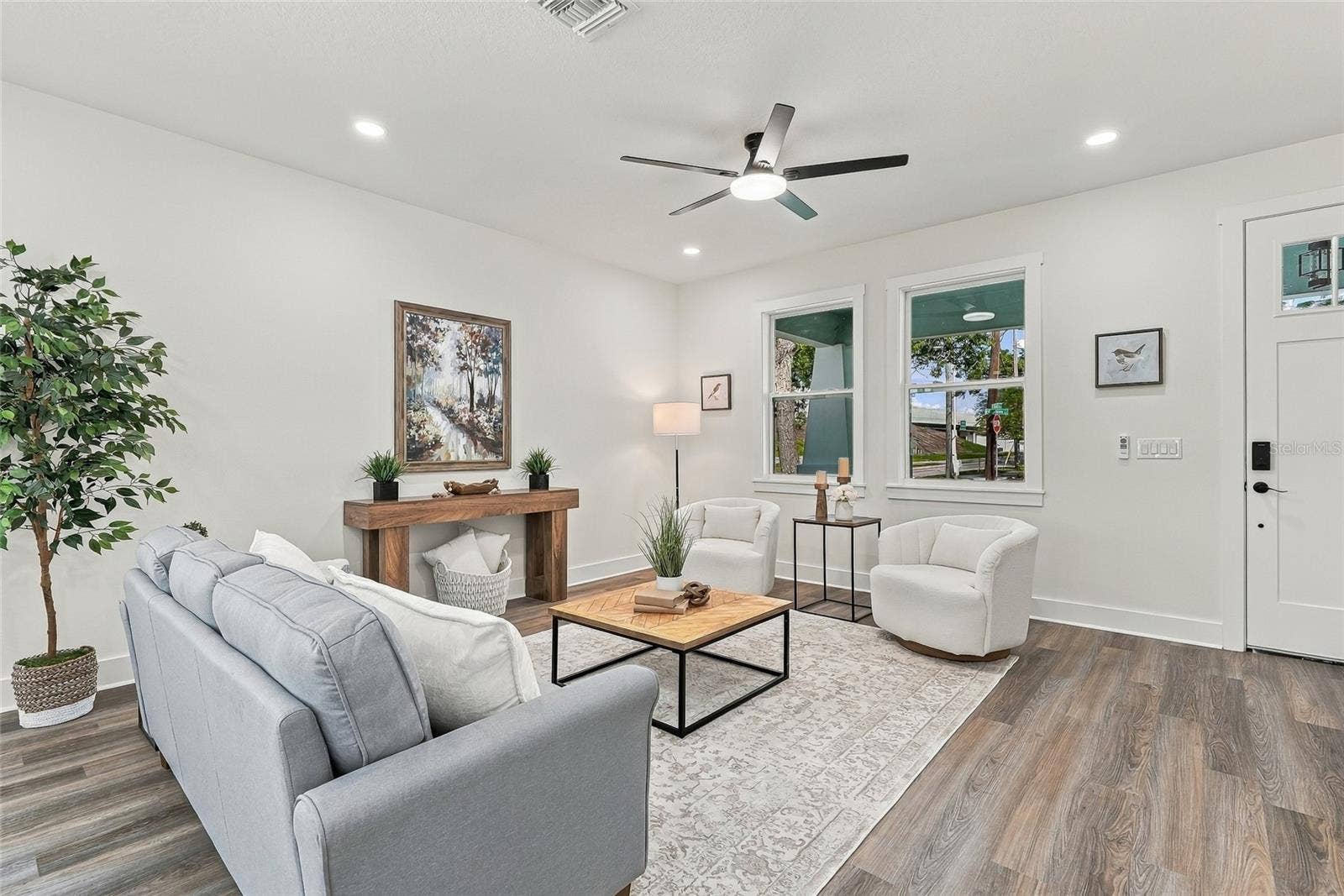 801 E GIDDENS AVENUE, Tampa, FL 33603
