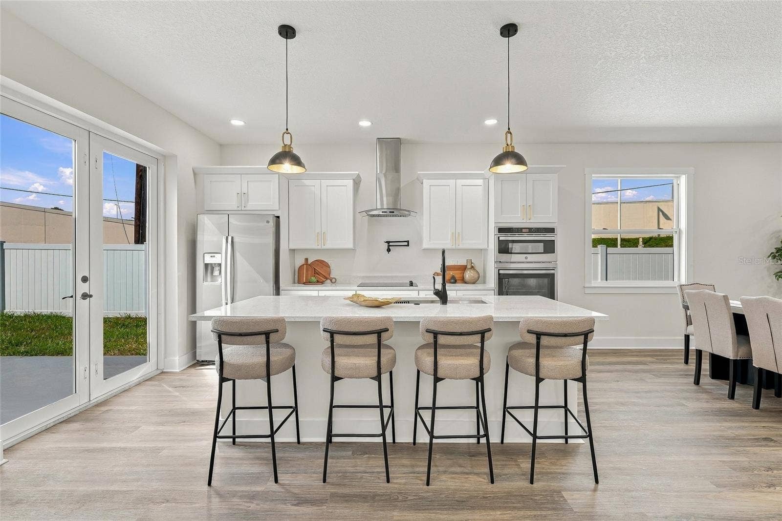 801 E GIDDENS AVENUE, Tampa, FL 33603