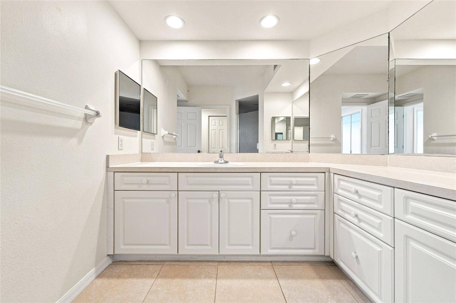 1200 COUNTRY CLUB DRIVE, #4201, Largo, FL 33771 Primary Bathroom/Dual Sinks
