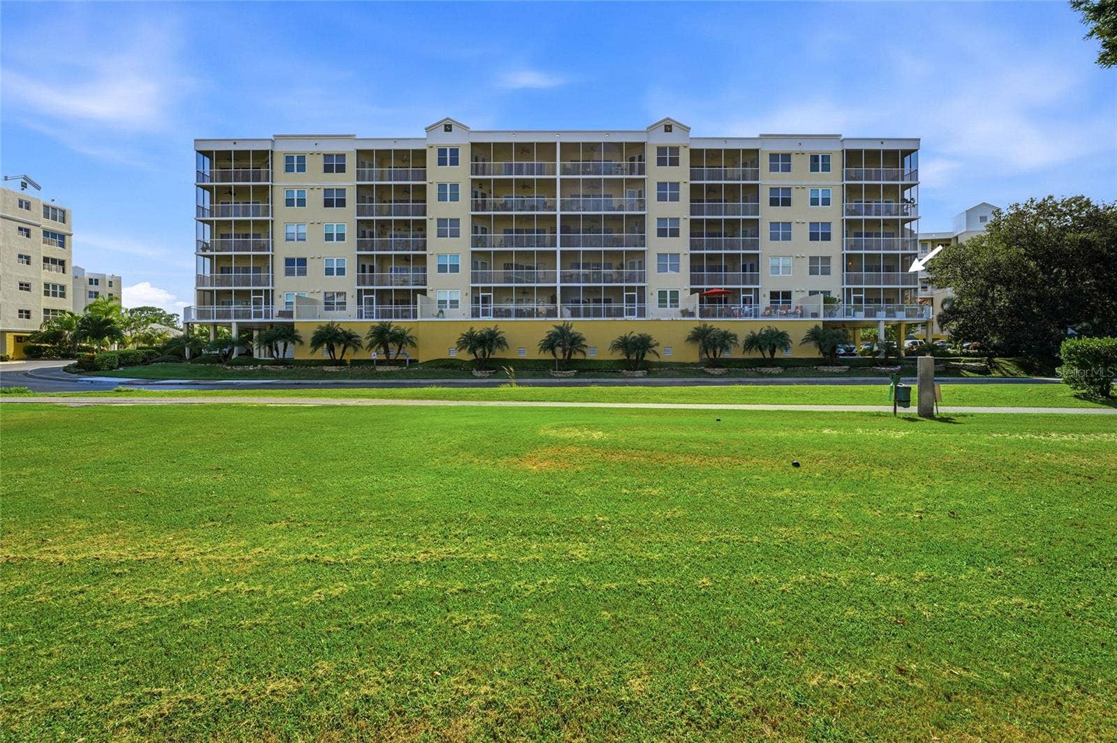1200 COUNTRY CLUB DRIVE, #4201, Largo, FL 33771 1200 COUNTRY CLUB DRIVE, #4201, Largo, FL 33771