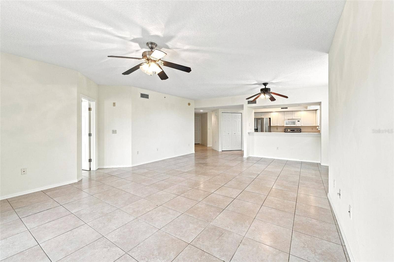 1200 COUNTRY CLUB DRIVE, #4201, Largo, FL 33771 1200 COUNTRY CLUB DRIVE, #4201, Largo, FL 33771