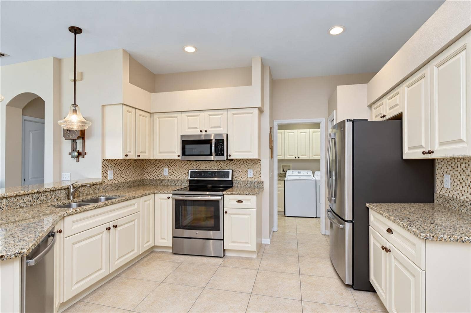 2623 EAGLE GREENS DRIVE, Plant City, FL 33566 2623 EAGLE GREENS DRIVE, Plant City, FL 33566