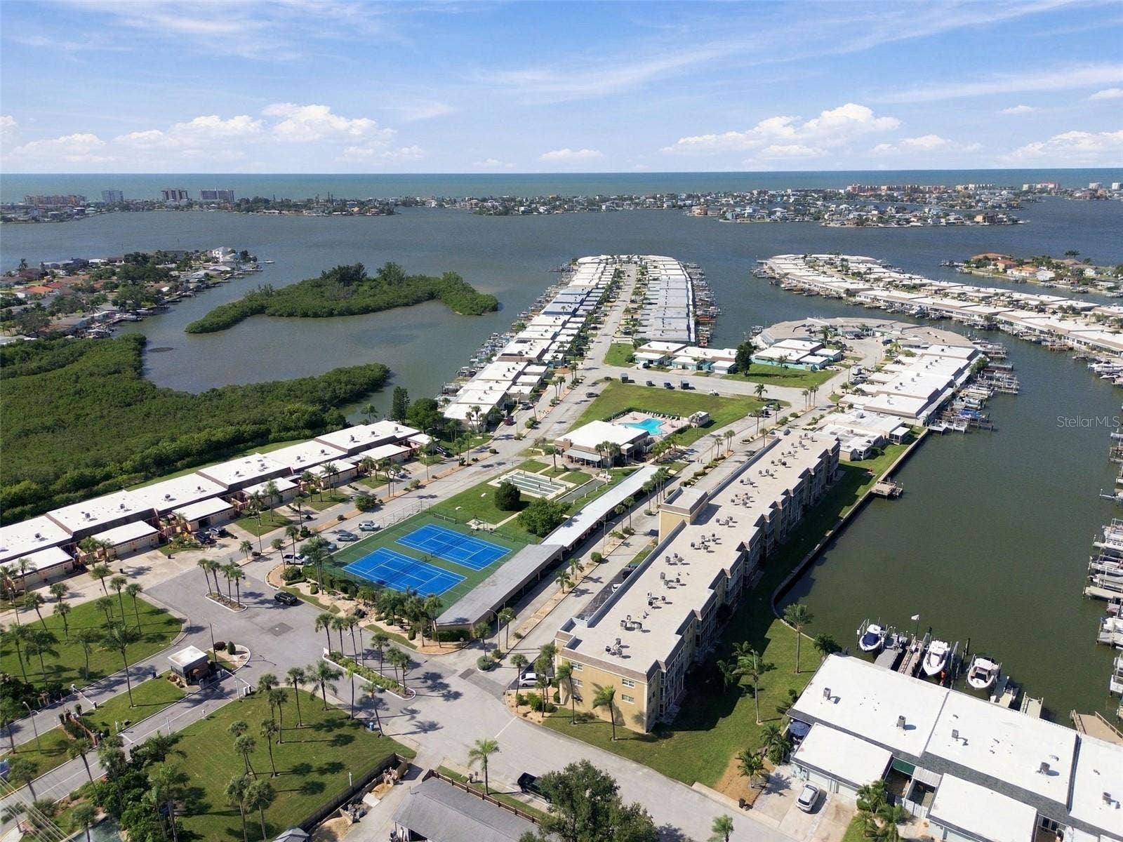 1 BOCA CIEGA POINT BOULEVARD, #206, St Petersburg, FL 33708 1 BOCA CIEGA POINT BOULEVARD, #206, St Petersburg, FL 33708
