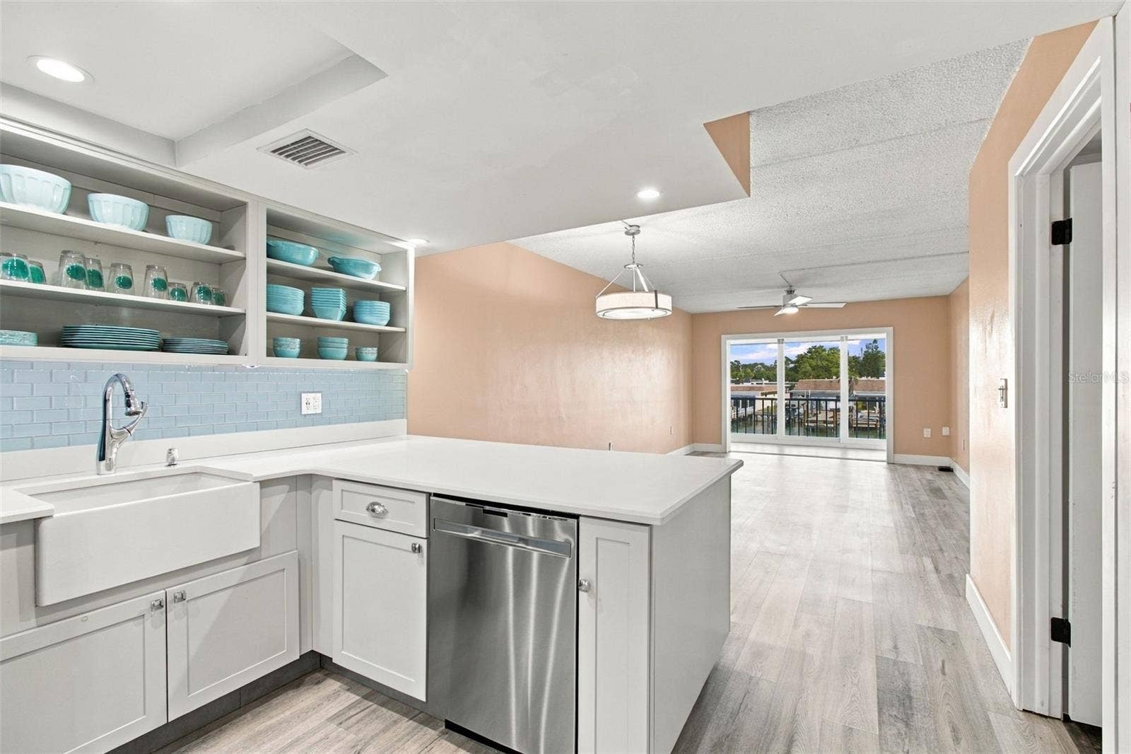 1 BOCA CIEGA POINT BOULEVARD, #206, St Petersburg, FL 33708 1 BOCA CIEGA POINT BOULEVARD, #206, St Petersburg, FL 33708