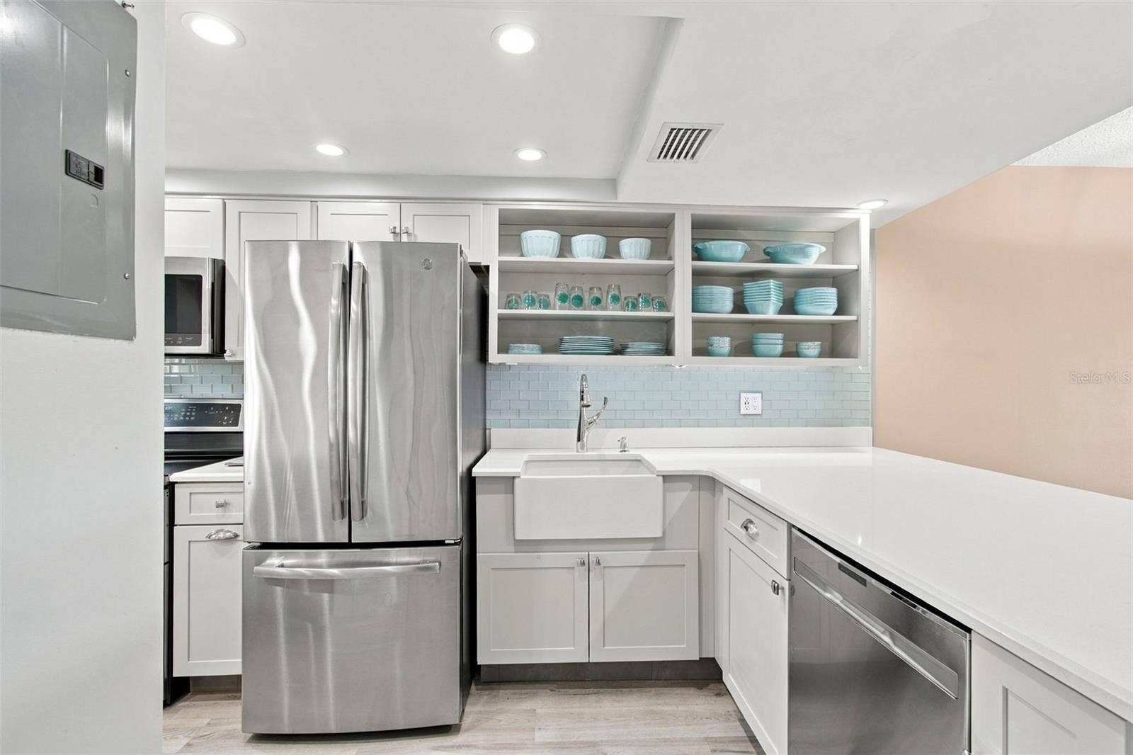 1 BOCA CIEGA POINT BOULEVARD, #206, St Petersburg, FL 33708 1 BOCA CIEGA POINT BOULEVARD, #206, St Petersburg, FL 33708