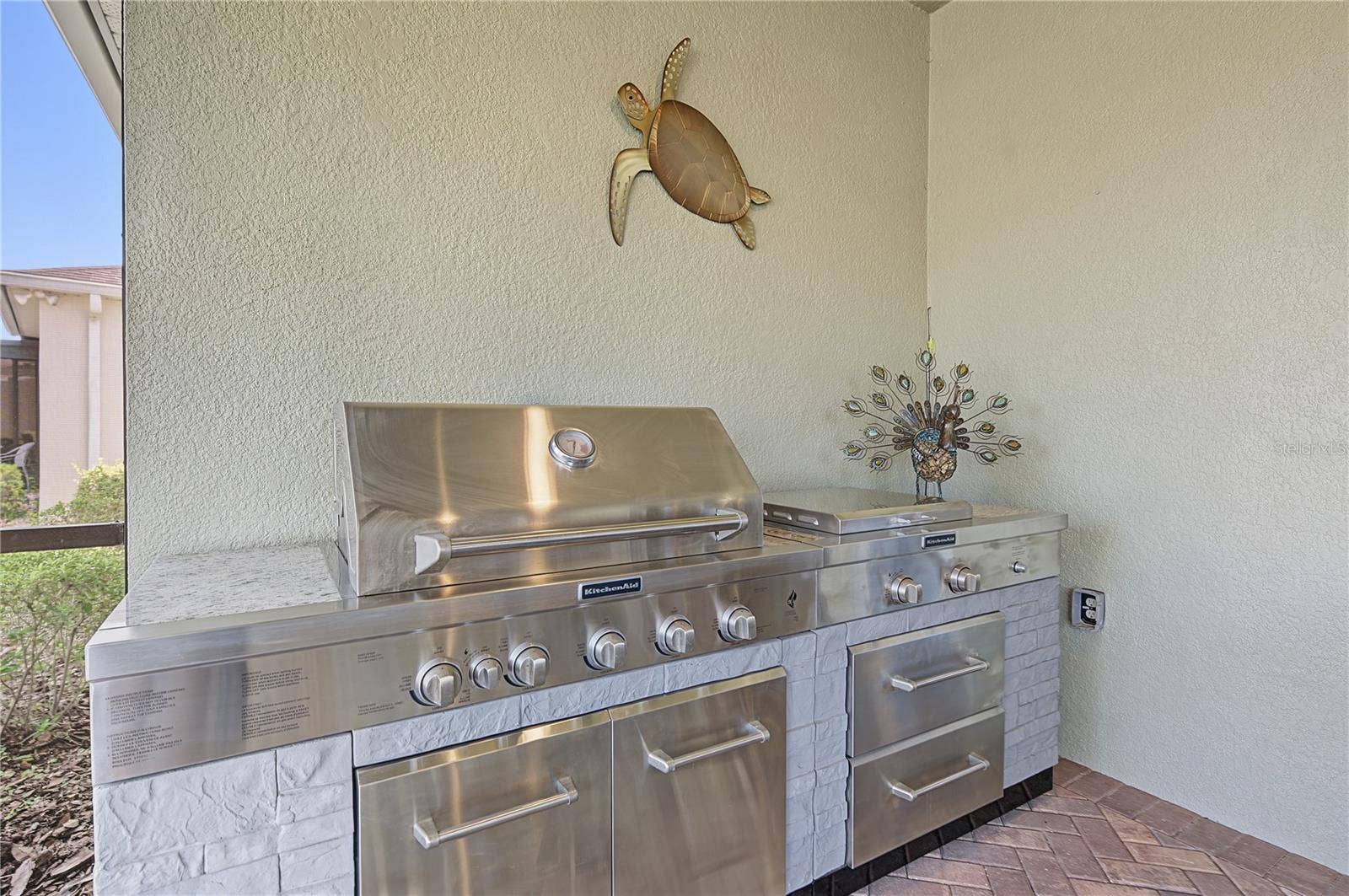 29145 GRASS BUNKER DRIVE, San Antonio, FL 33576 Kitchen Aid outdoor kitchen