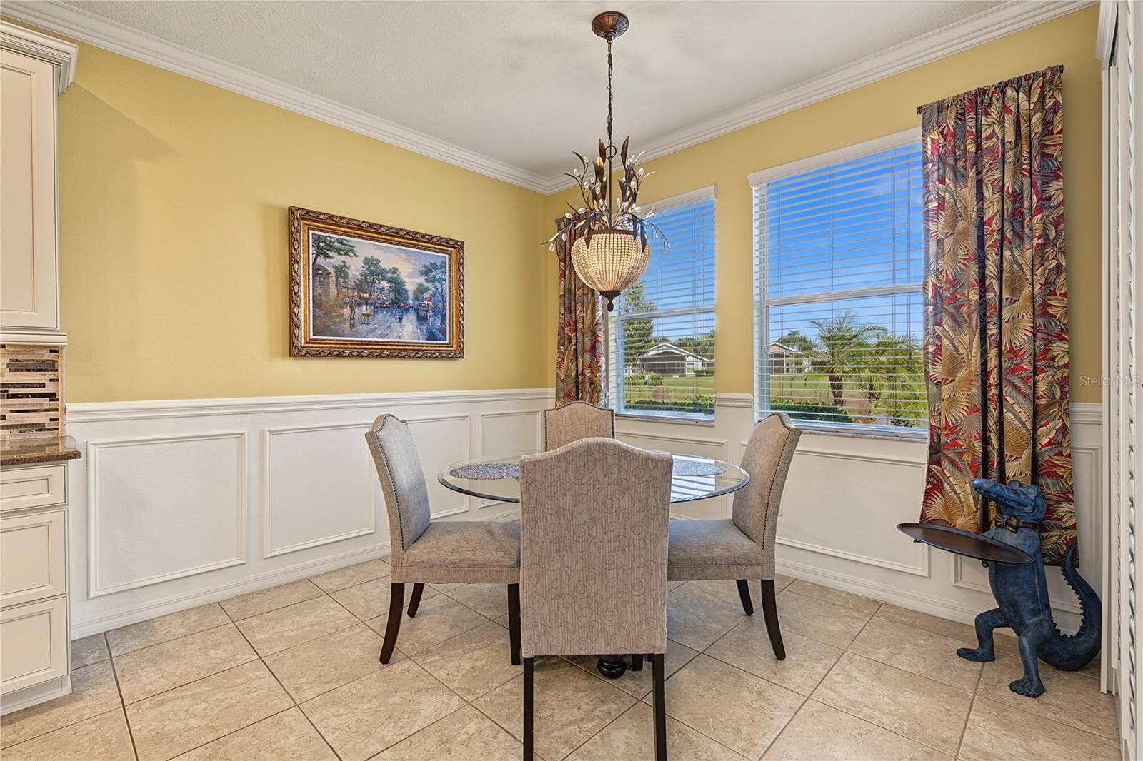 29145 GRASS BUNKER DRIVE, San Antonio, FL 33576 Crown molding & Wainscotting in dinette area