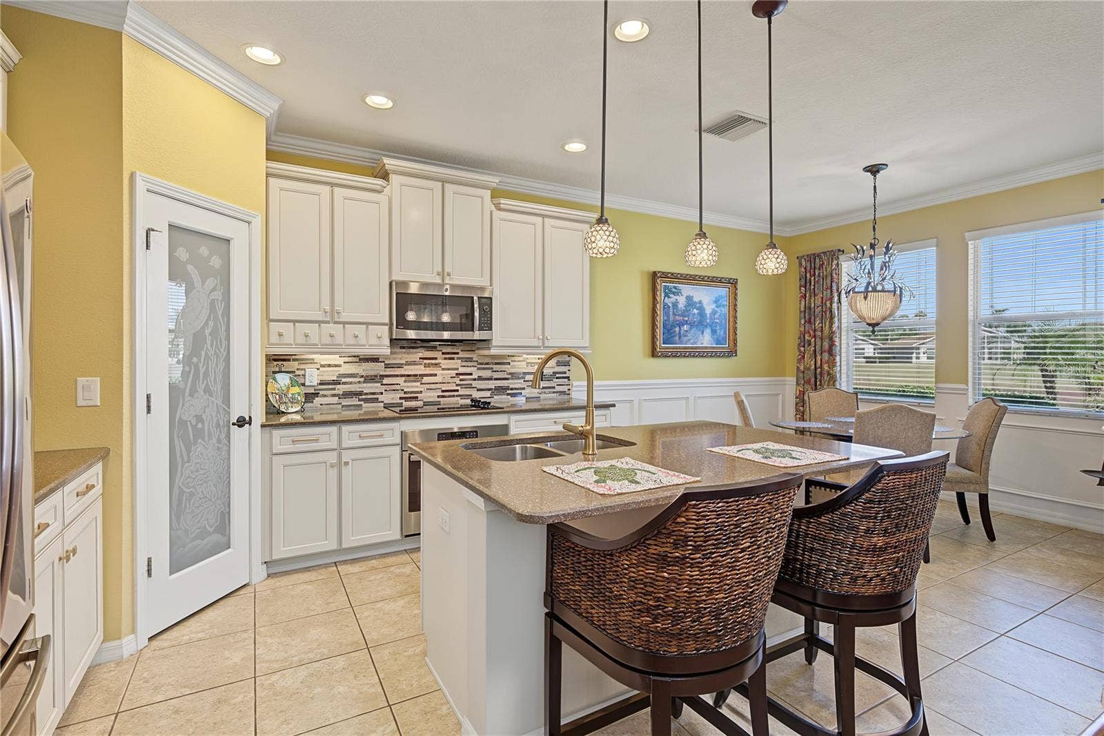29145 GRASS BUNKER DRIVE, San Antonio, FL 33576 Custom pantry door and premium cabinets