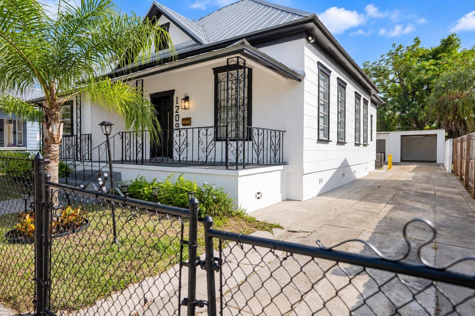 1209 E 18TH AVENUE, Tampa, FL 33605 1209 E 18TH AVENUE, Tampa, FL 33605
