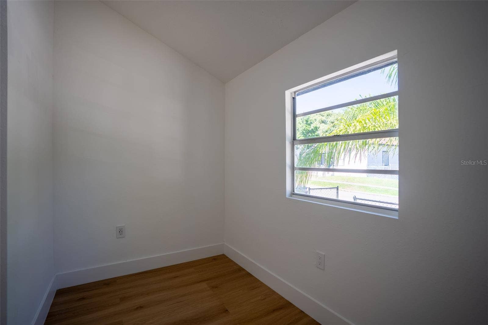 1209 E 18TH AVENUE, Tampa, FL 33605 1209 E 18TH AVENUE, Tampa, FL 33605