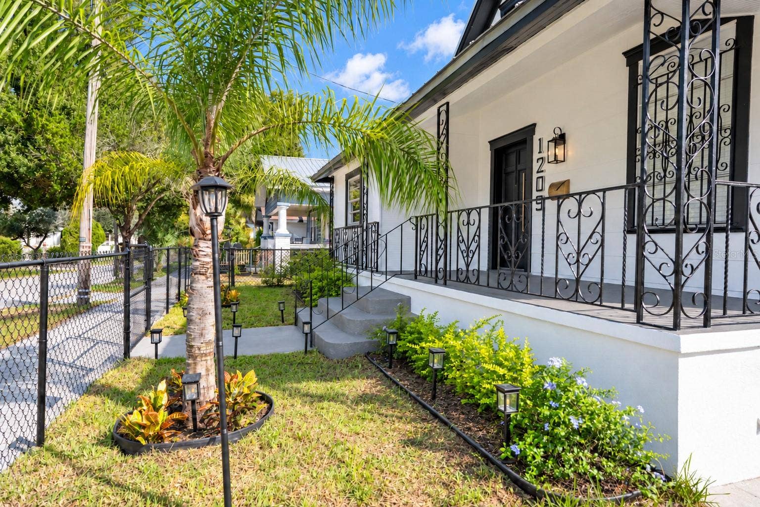 1209 E 18TH AVENUE, Tampa, FL 33605 1209 E 18TH AVENUE, Tampa, FL 33605