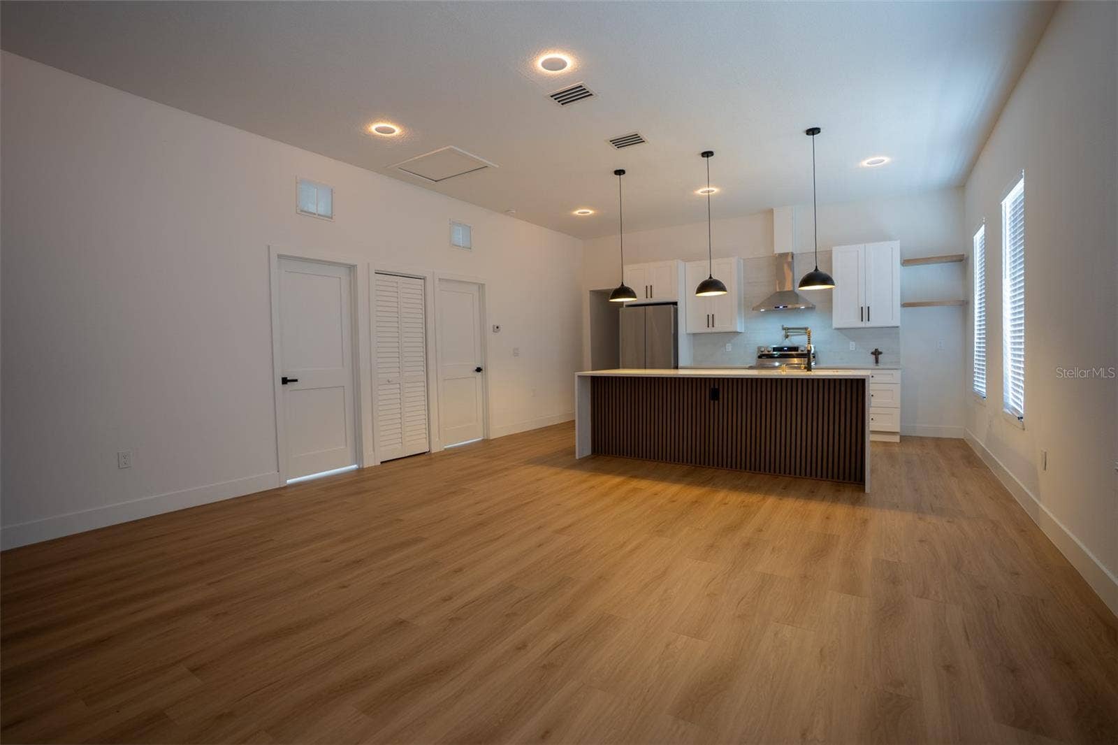 1209 E 18TH AVENUE, Tampa, FL 33605 1209 E 18TH AVENUE, Tampa, FL 33605