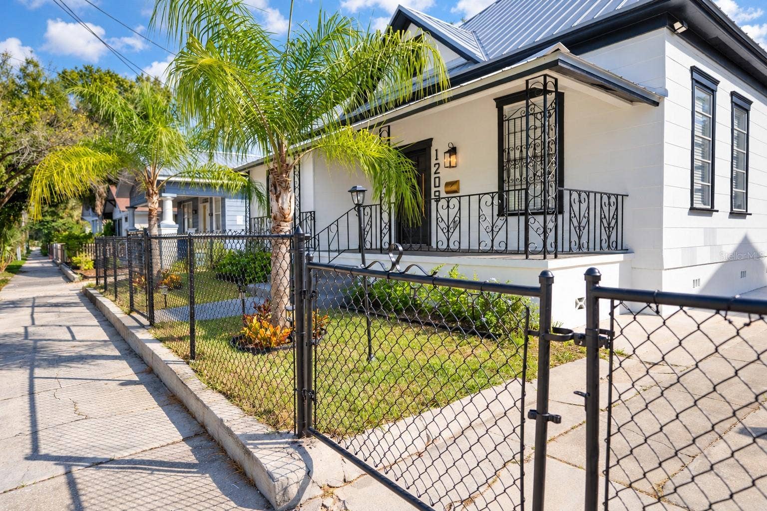 1209 E 18TH AVENUE, Tampa, FL 33605 1209 E 18TH AVENUE, Tampa, FL 33605