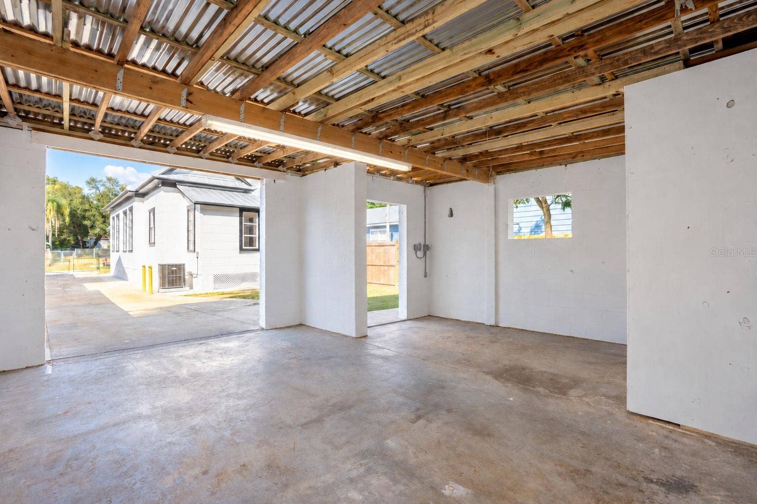 1209 E 18TH AVENUE, Tampa, FL 33605 1209 E 18TH AVENUE, Tampa, FL 33605