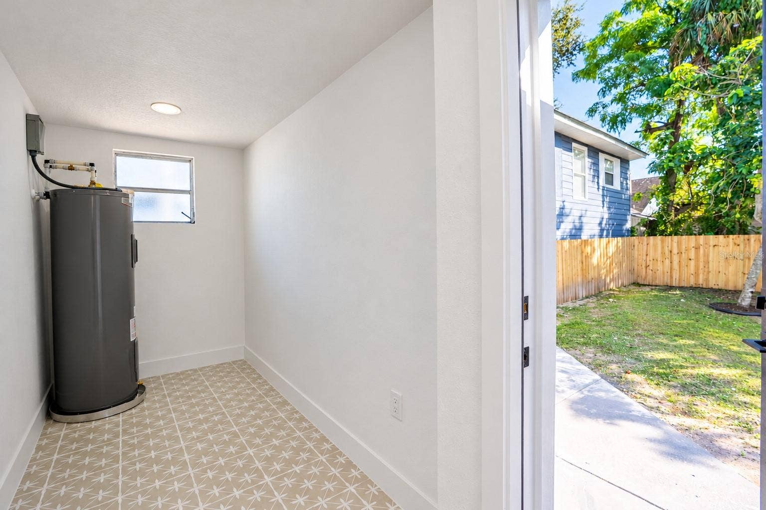 1209 E 18TH AVENUE, Tampa, FL 33605 1209 E 18TH AVENUE, Tampa, FL 33605