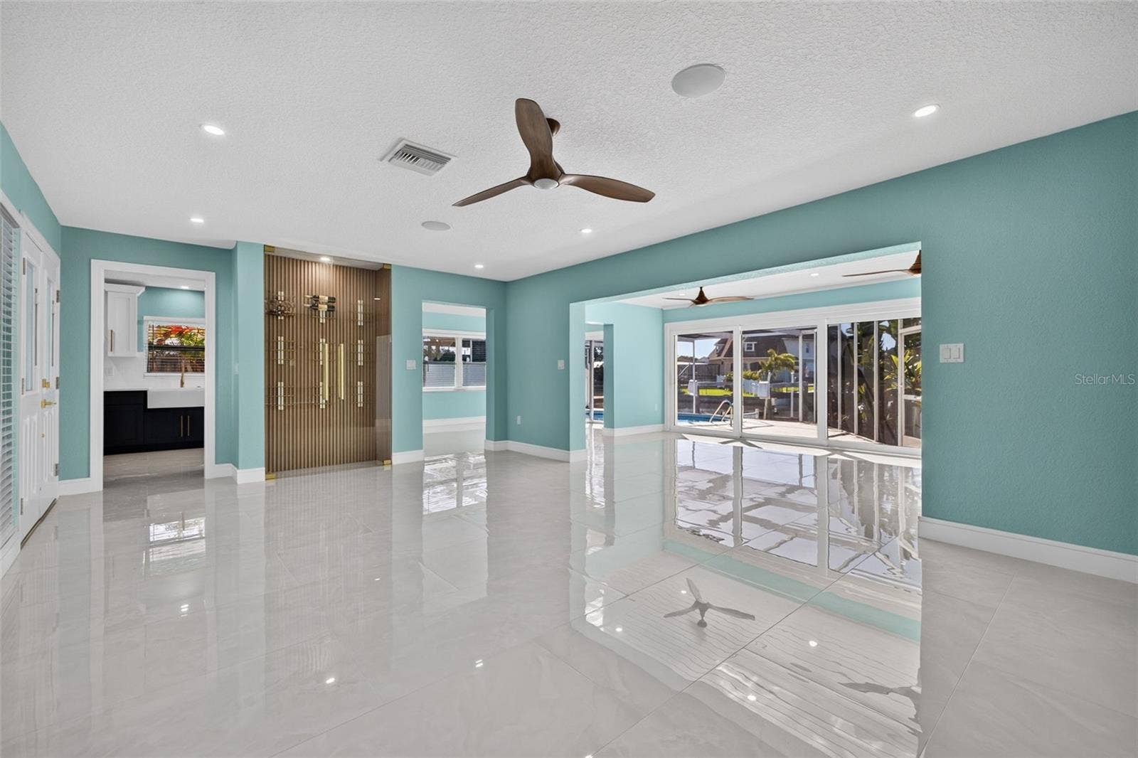 4643 BAY CREST DRIVE, Tampa, FL 33615 4643 BAY CREST DRIVE, Tampa, FL 33615