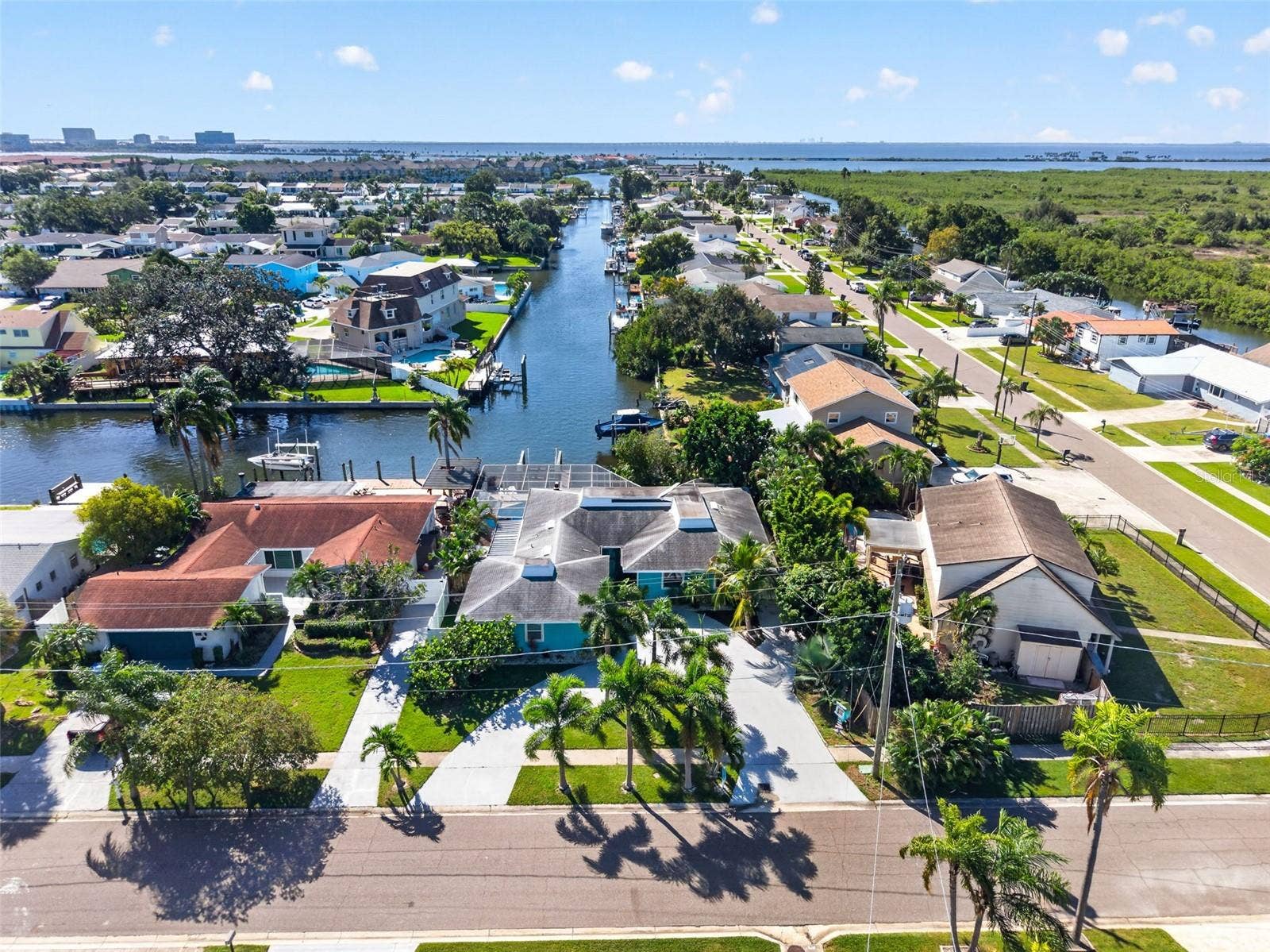 4643 BAY CREST DRIVE, Tampa, FL 33615 4643 BAY CREST DRIVE, Tampa, FL 33615