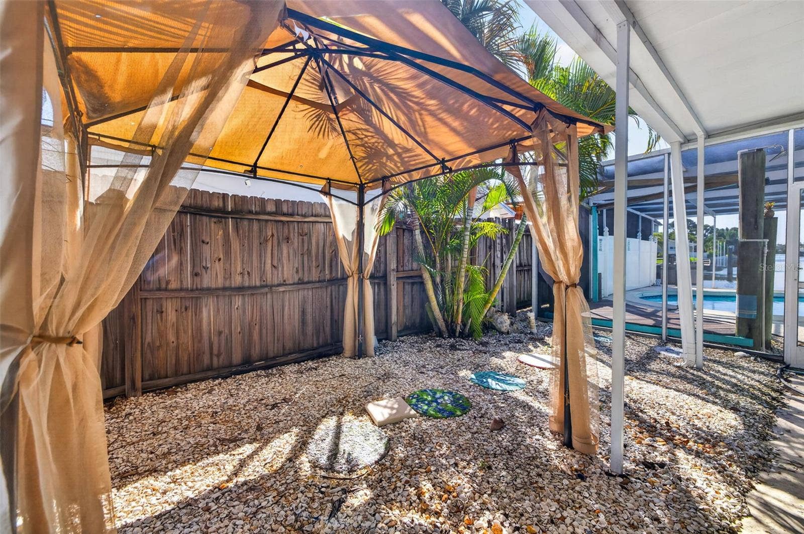 4643 BAY CREST DRIVE, Tampa, FL 33615 4643 BAY CREST DRIVE, Tampa, FL 33615