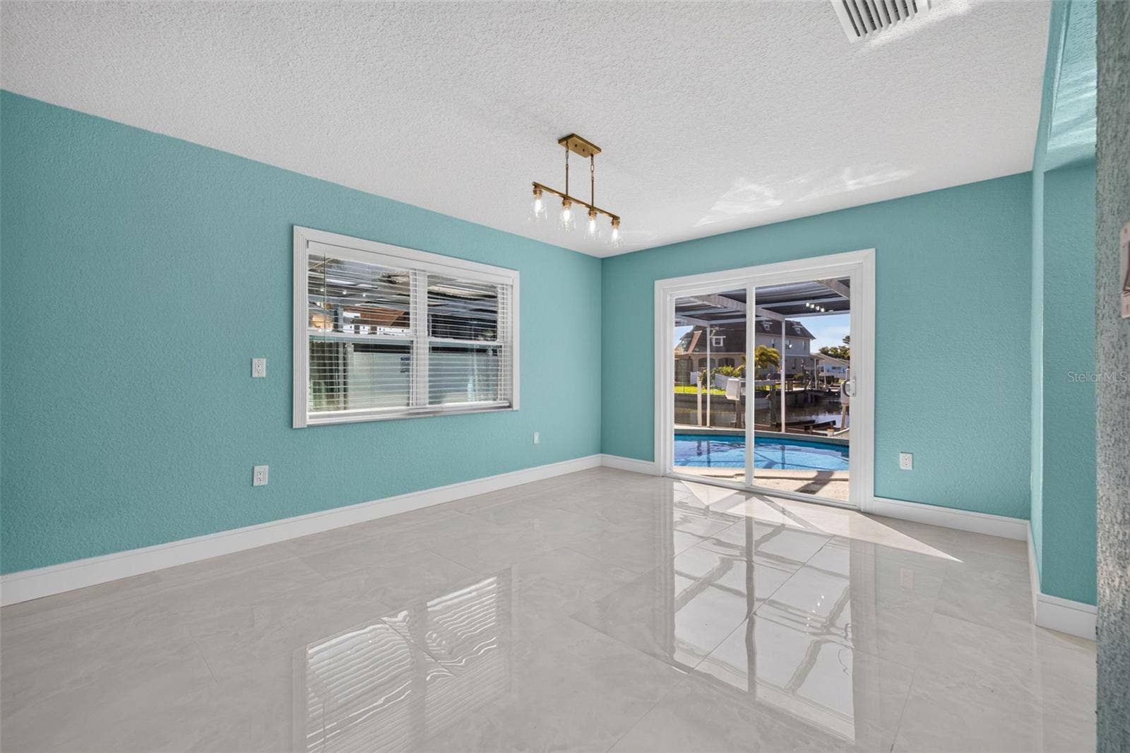 4643 BAY CREST DRIVE, Tampa, FL 33615 4643 BAY CREST DRIVE, Tampa, FL 33615