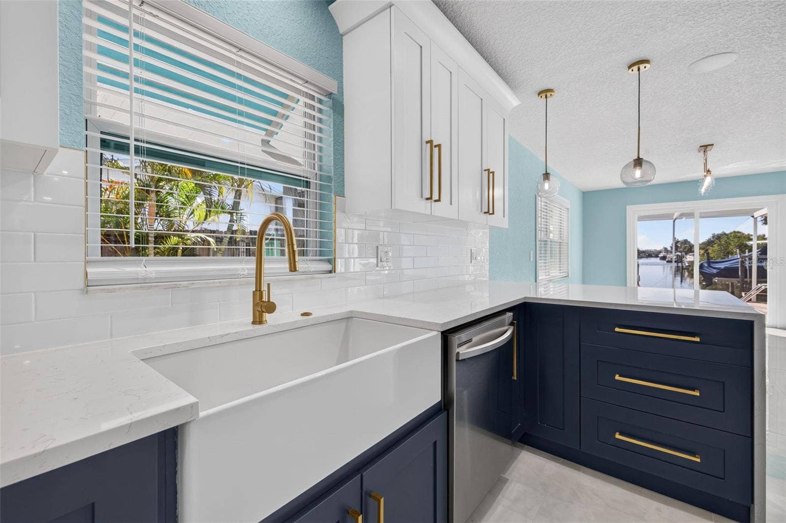 4643 BAY CREST DRIVE, Tampa, FL 33615 4643 BAY CREST DRIVE, Tampa, FL 33615