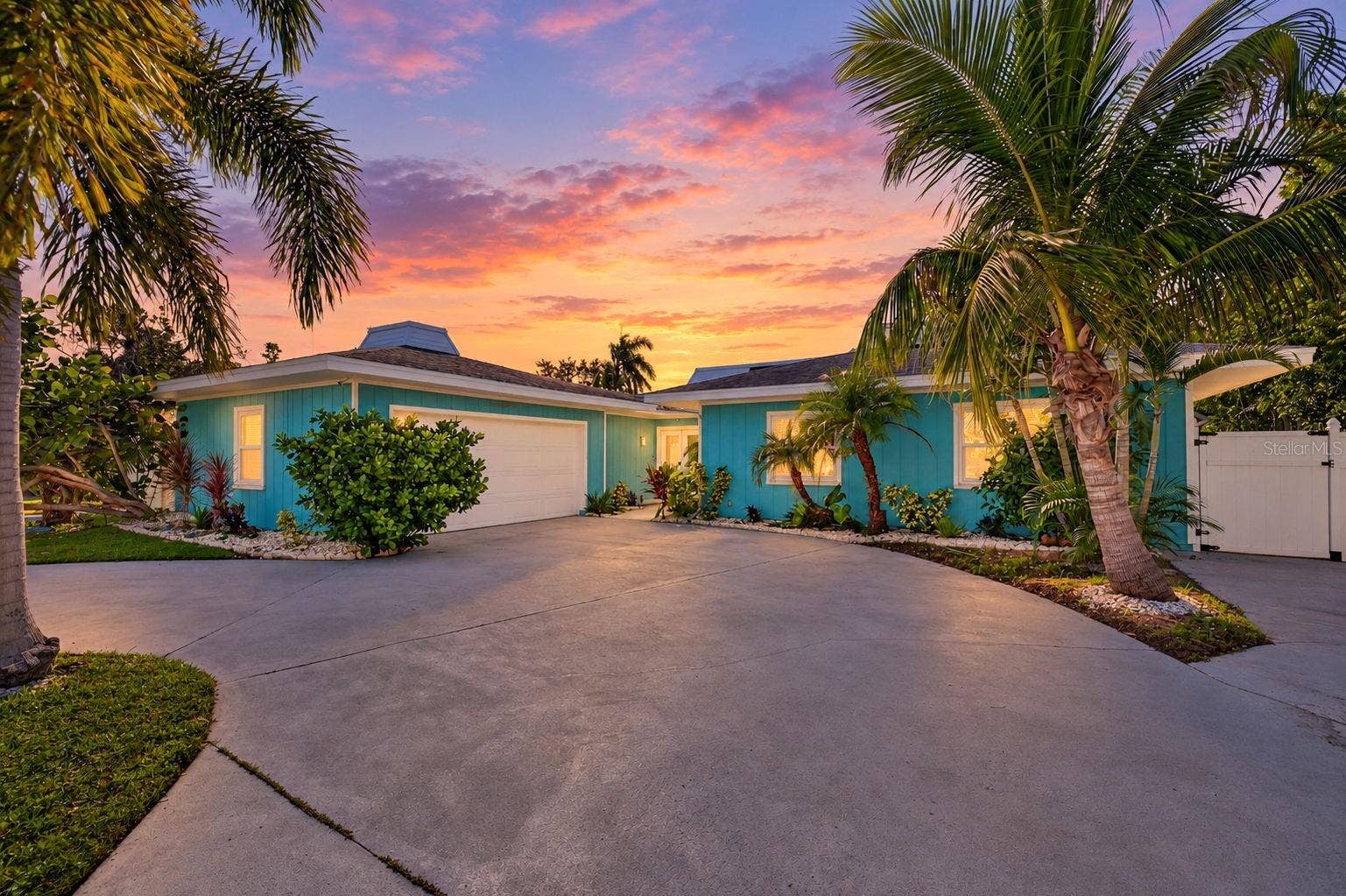 4643 BAY CREST DRIVE, Tampa, FL 33615 4643 BAY CREST DRIVE, Tampa, FL 33615