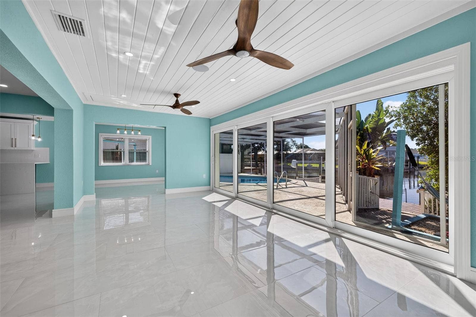 4643 BAY CREST DRIVE, Tampa, FL 33615 4643 BAY CREST DRIVE, Tampa, FL 33615