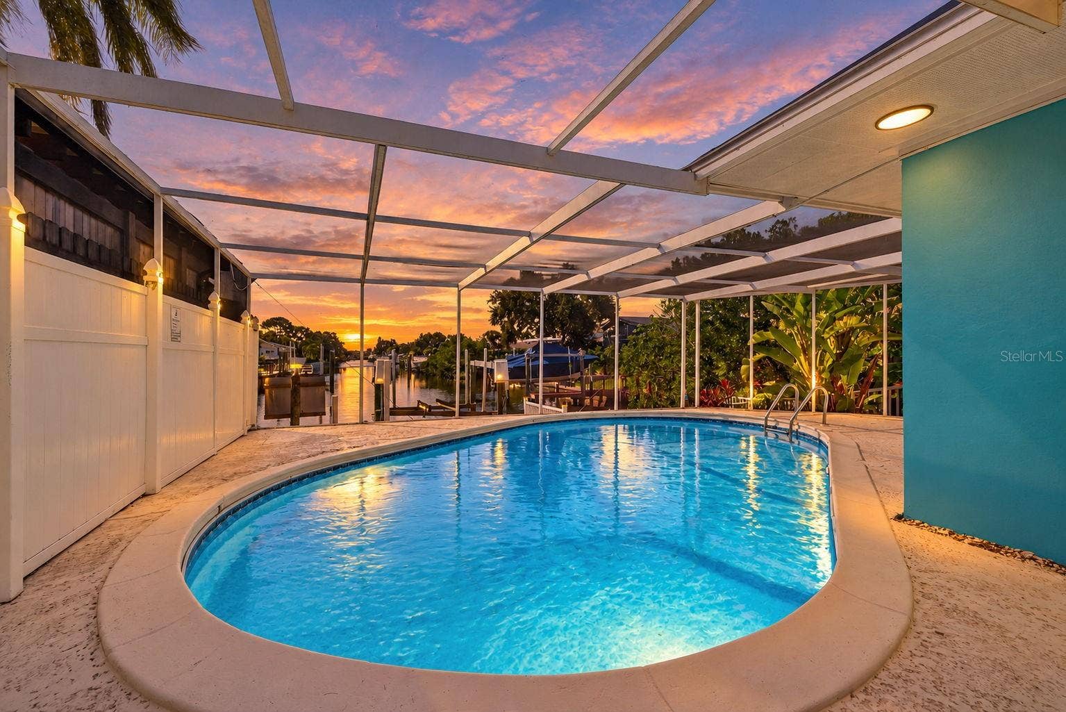 4643 BAY CREST DRIVE, Tampa, FL 33615 4643 BAY CREST DRIVE, Tampa, FL 33615