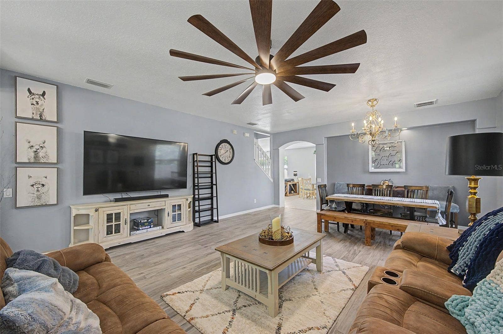 19266 FISHERMANS BEND DRIVE, Lutz, FL 33558 Living Room