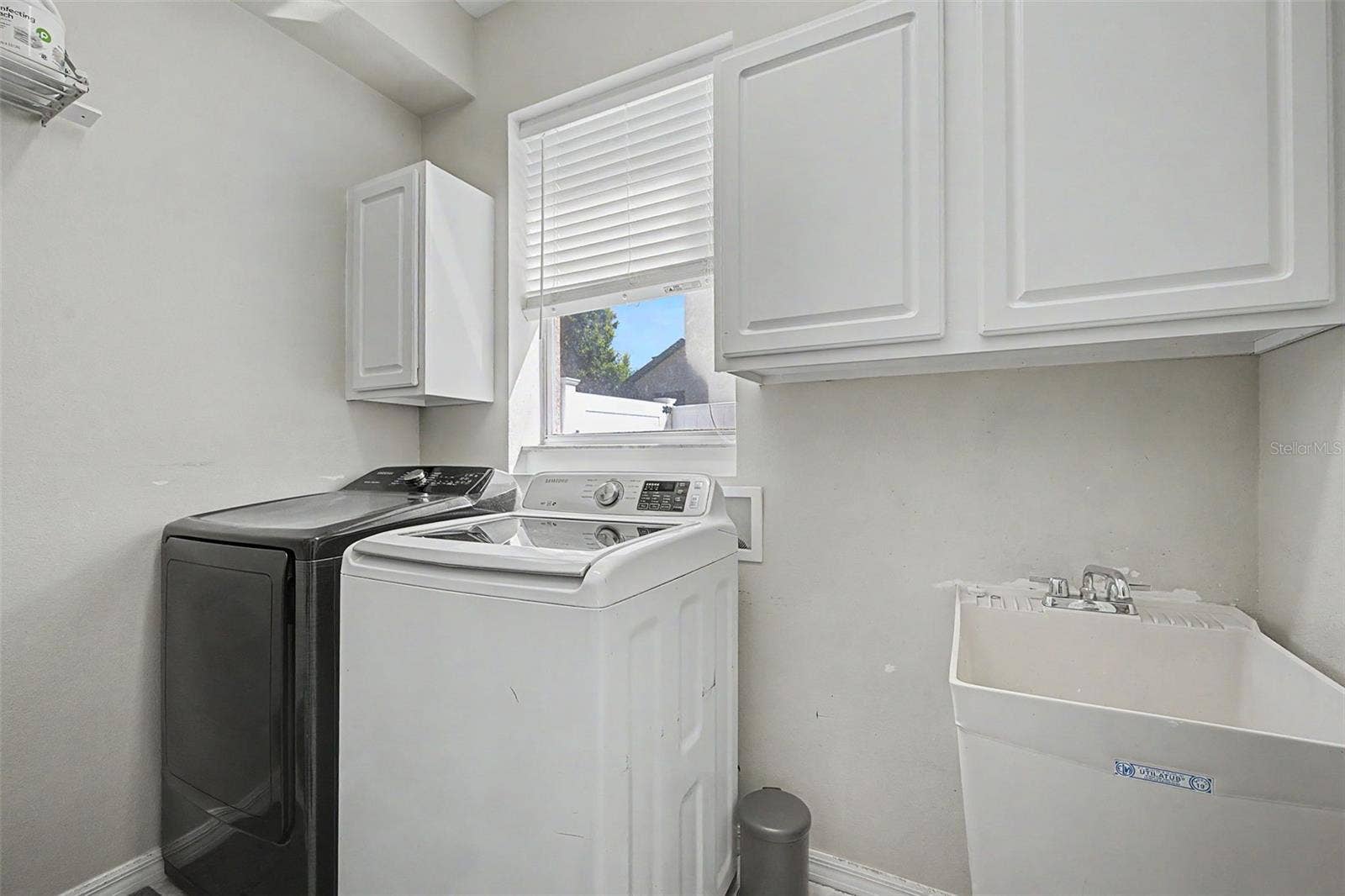 19266 FISHERMANS BEND DRIVE, Lutz, FL 33558 19266 FISHERMANS BEND DRIVE, Lutz, FL 33558