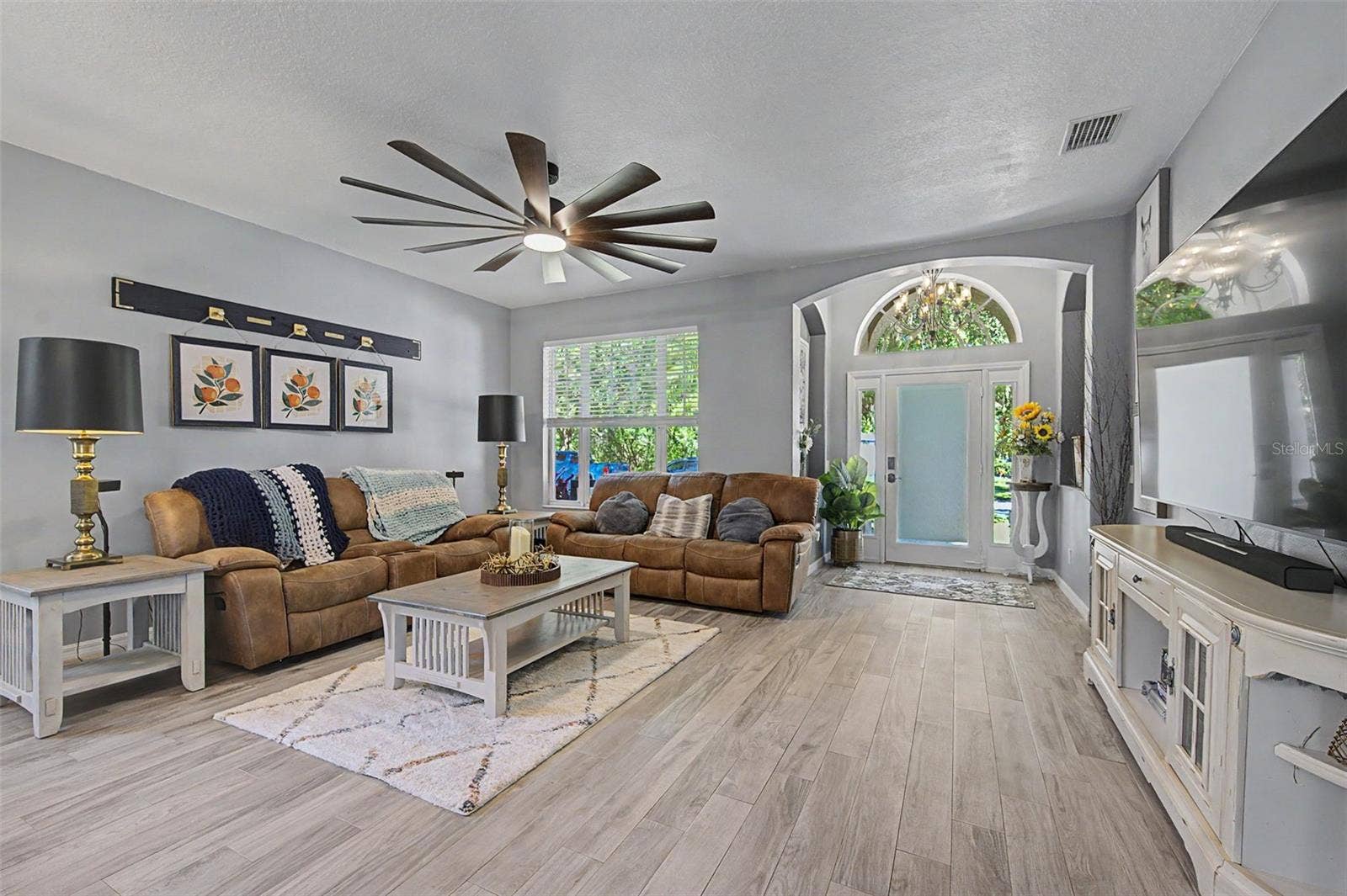 19266 FISHERMANS BEND DRIVE, Lutz, FL 33558 Living Room