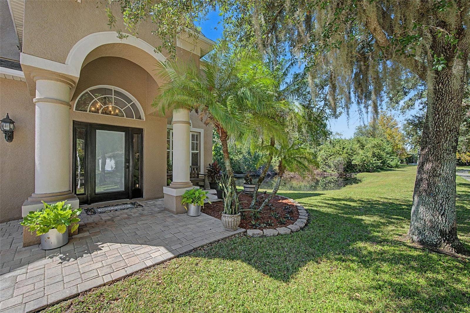 19266 FISHERMANS BEND DRIVE, Lutz, FL 33558 Entry