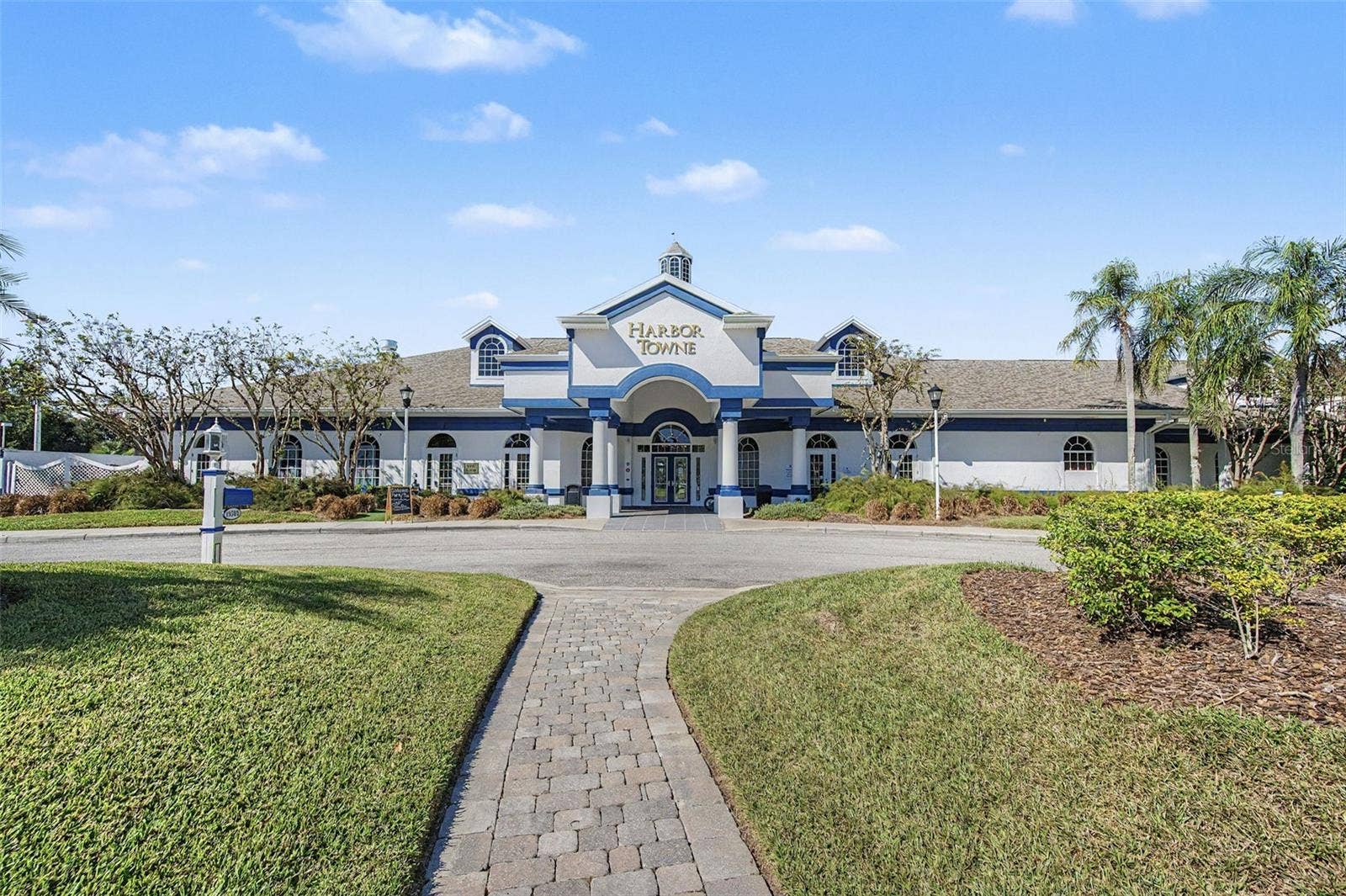 19266 FISHERMANS BEND DRIVE, Lutz, FL 33558 19266 FISHERMANS BEND DRIVE, Lutz, FL 33558
