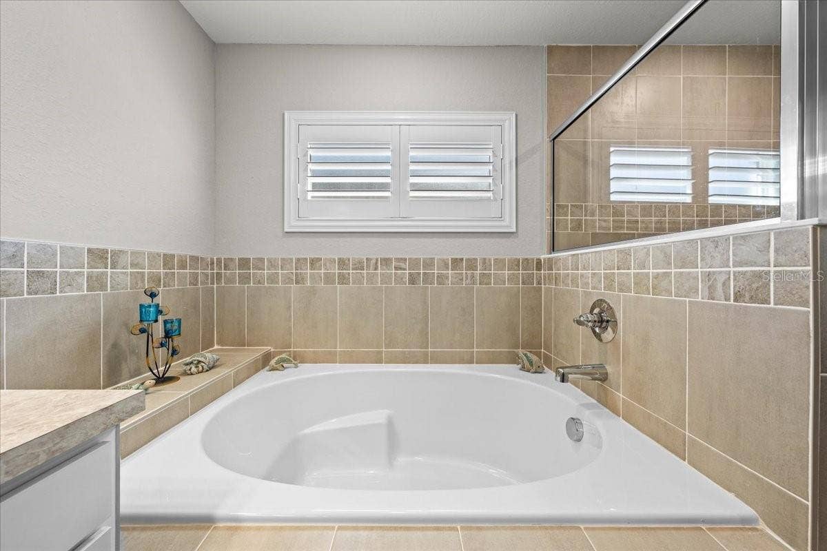1041 MONTGOMERY LANE, Polk City, FL 33868 1041 MONTGOMERY LANE, Polk City, FL 33868